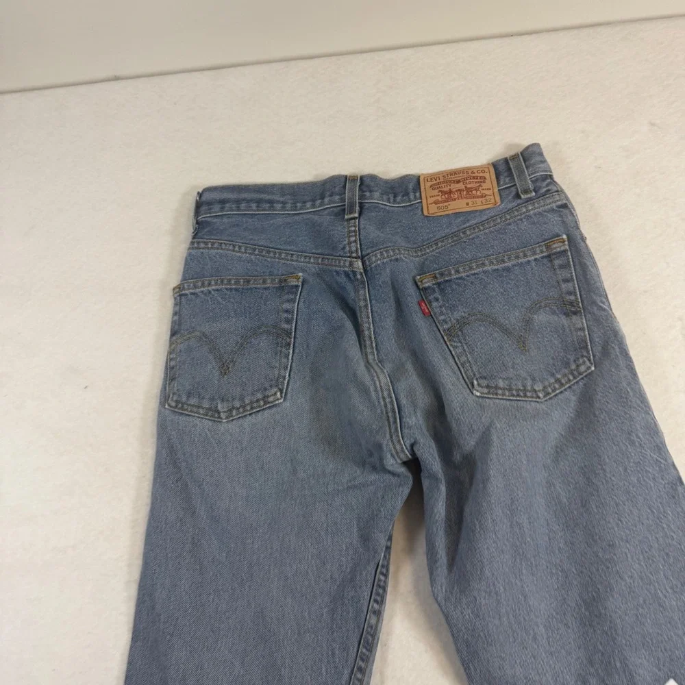 Levi Strauss 505 Regular Fit Straight Leg Jeans Mens 31x32 Medium Wash Blue 8333